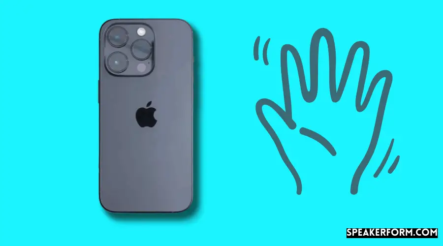 How to take hands-free selfies on an iPhone camera? Install hand gesture or voice command camera apps. – 100 hands free